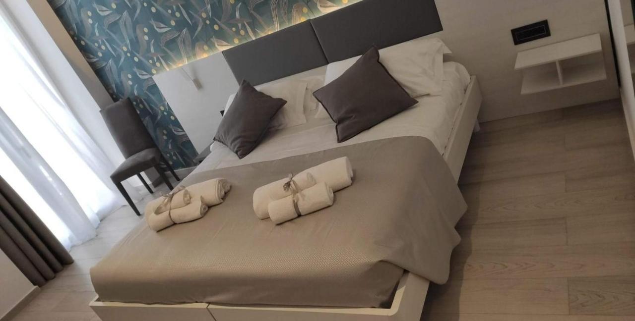 シラクーサ タリヤ ラグジュアリー ルームズ Bed & Breakfast エクステリア 写真
