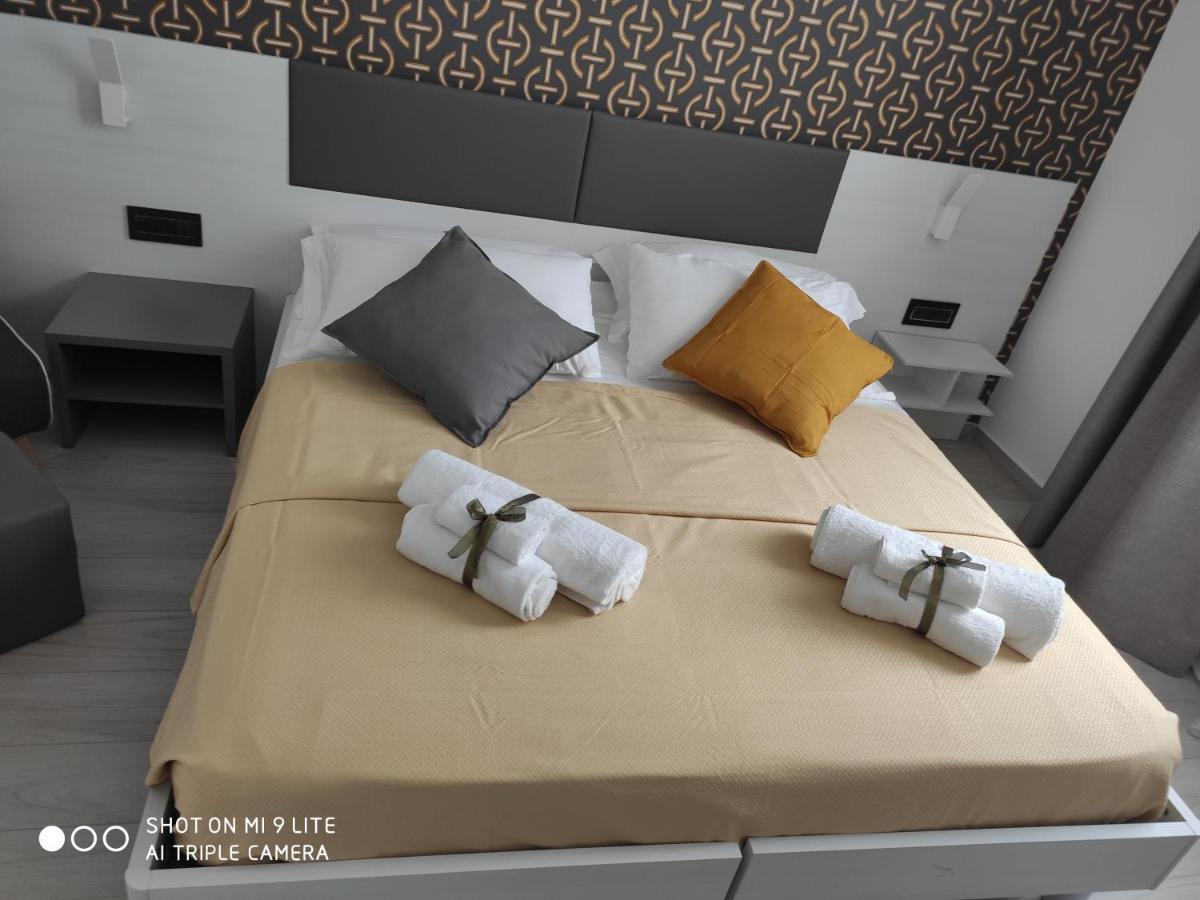 シラクーサ タリヤ ラグジュアリー ルームズ Bed & Breakfast エクステリア 写真